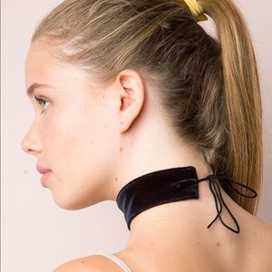 Brandy Melville | Velvet Black Choker